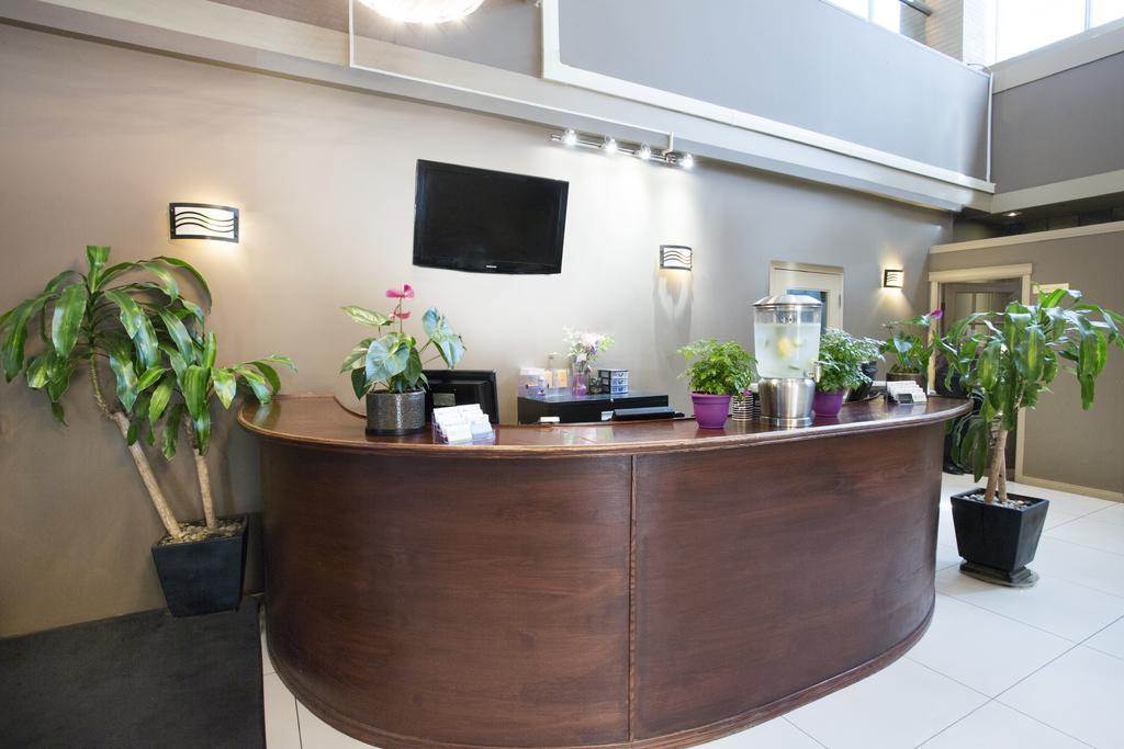Coliseum Inn Edmonton Dış mekan fotoğraf
