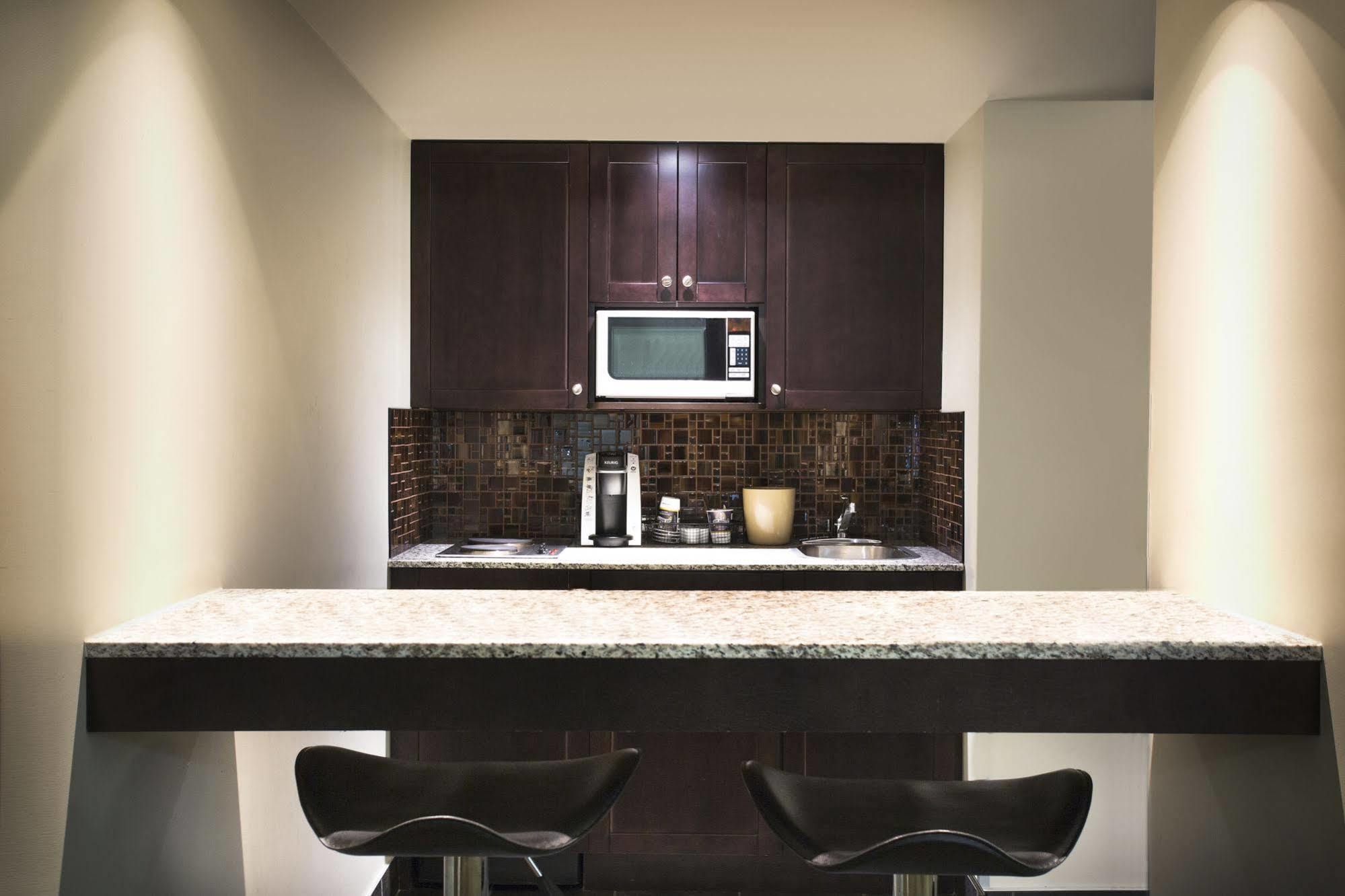 Coliseum Inn Edmonton Dış mekan fotoğraf