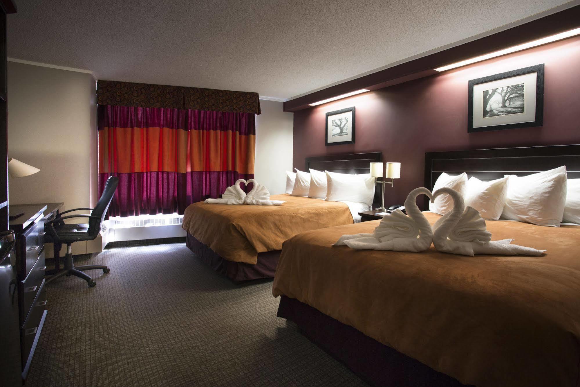 Coliseum Inn Edmonton Dış mekan fotoğraf